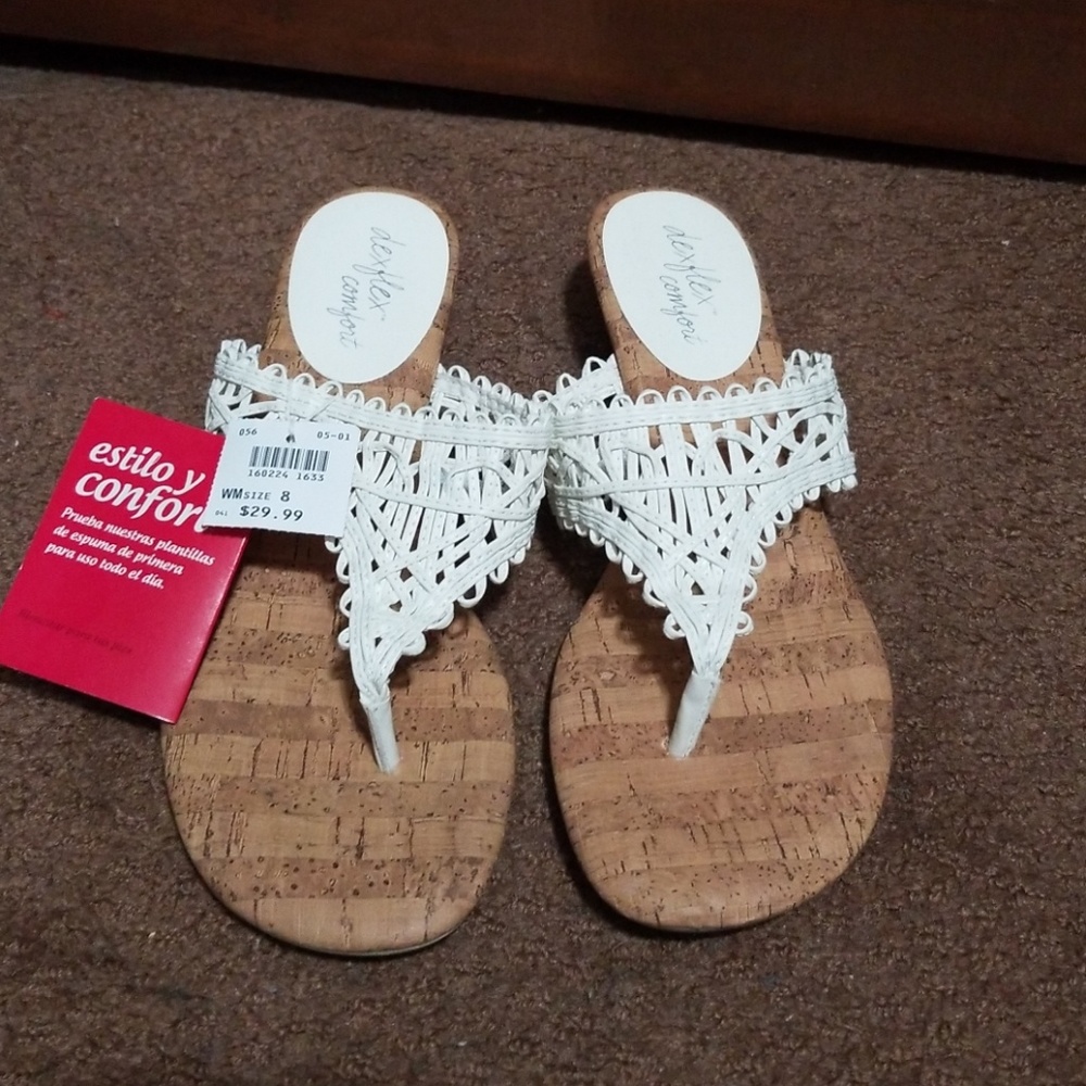 NWT Womens white wedge sandals